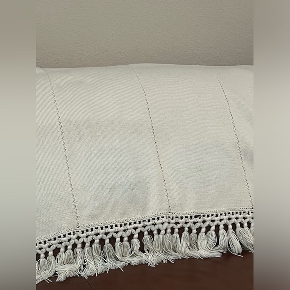 UNBRANDED Cream and Blue Fringed Throw Blanket NAUTICAL APPROXIMATELY 52 X 83 - Picture 5 of 6